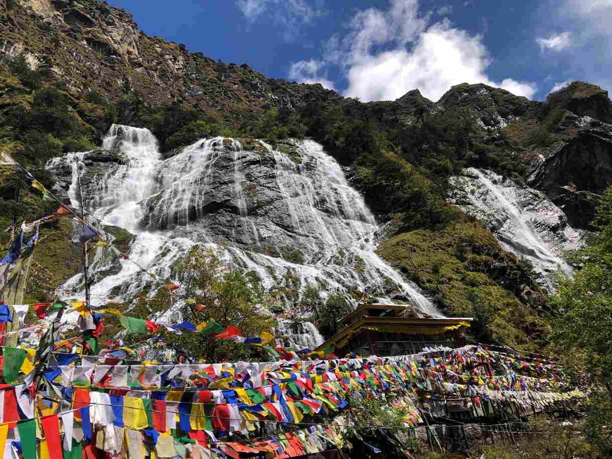 Chumi Gyatse Waterfall